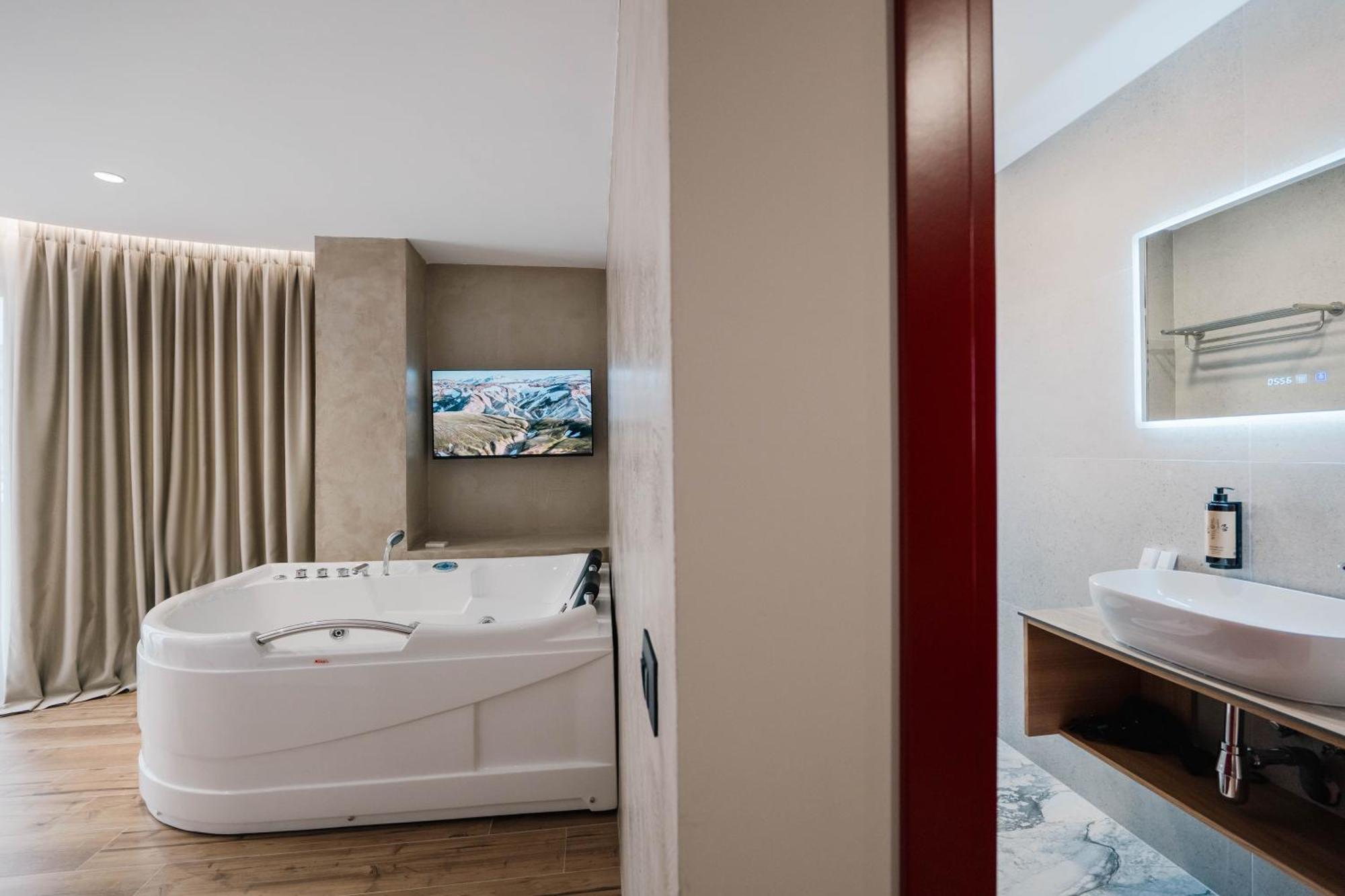 Ermes Luxury